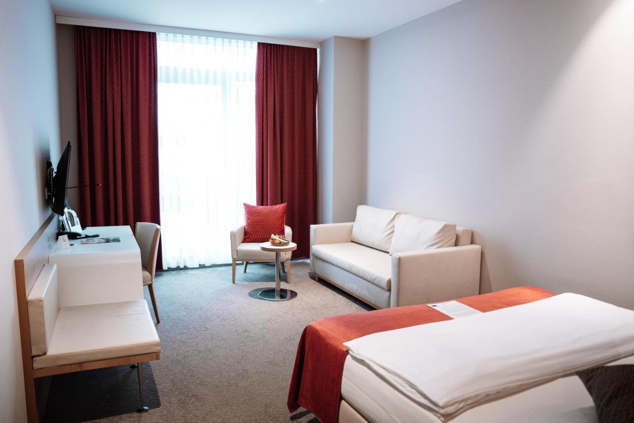 Centrale Hotel Und Restaurant Waldkraiburg Eksteriør billede