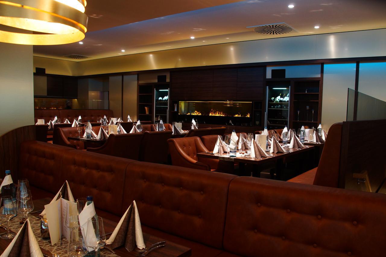 Centrale Hotel Und Restaurant Waldkraiburg Eksteriør billede